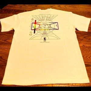 BRAND NEW Nike NBA T-shirt - Team 31 sz Medium